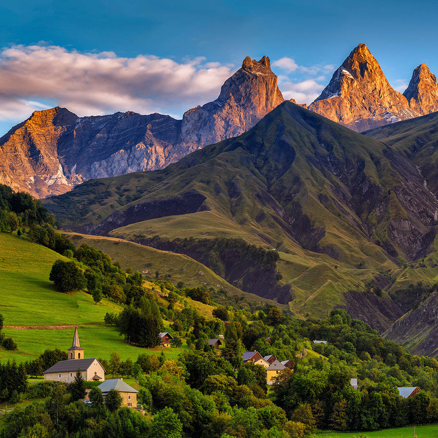Hiking the Alps: Must-Visit Trails in France, Switzerland, and Italy