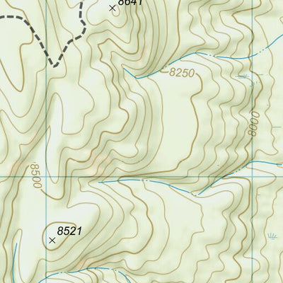 1705 Yellowstone Day Hikes (map 05) Preview 3
