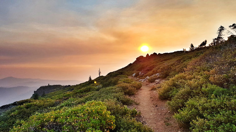  Colorful sunrise on the pacific crest trail in southern california near Agua Dulce