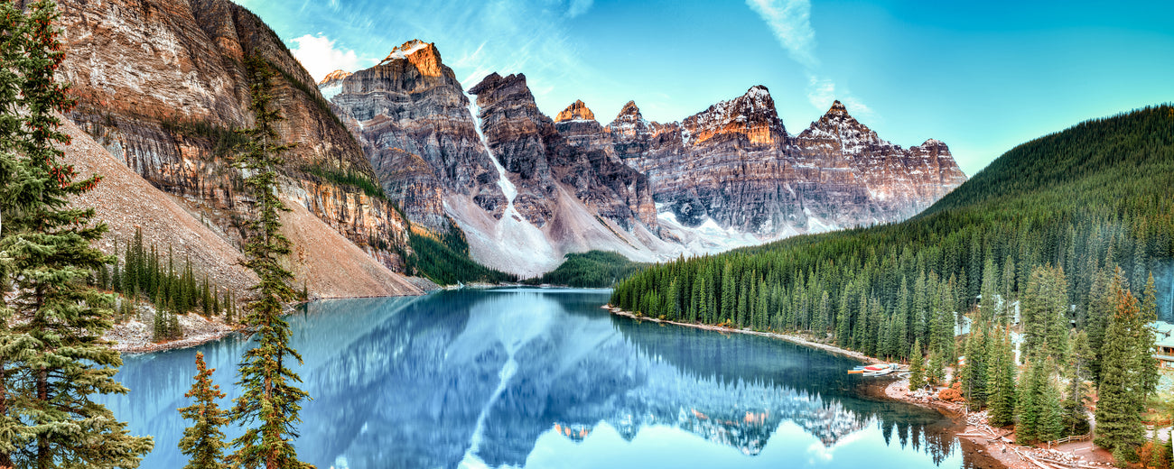  Moraine lake panorama in Banff National Park, Alberta, Canada 