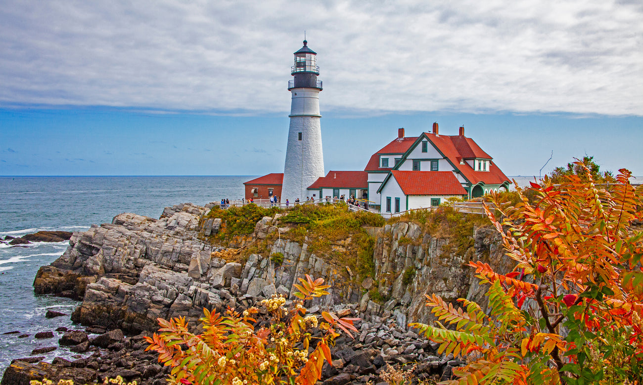  USA, New England, Maine, Cape Elizabeth, Atlantic Portland Head Lighthouse during the Fall season 