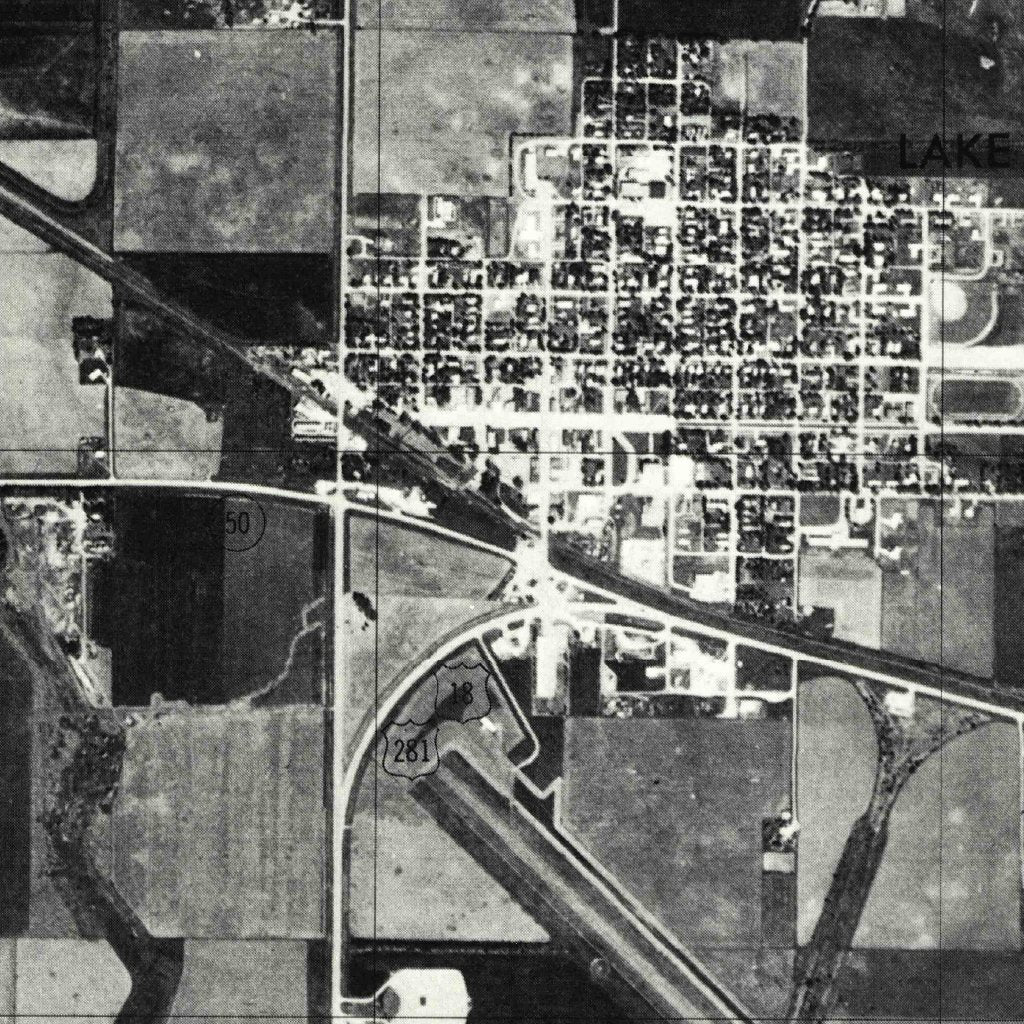 Lake Andes, SD (1977, 24000Scale) Map by United States Geological